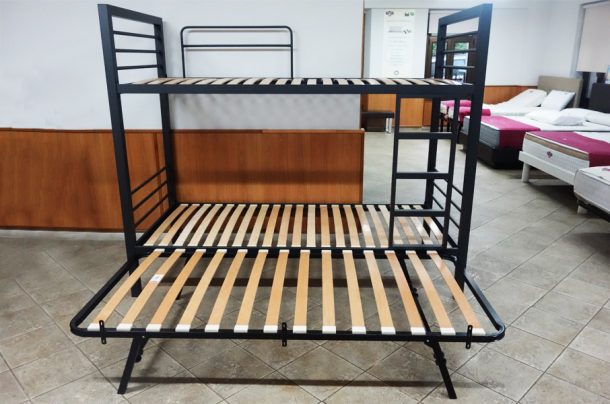 Camas, colchones, somieres, ropa de cama.